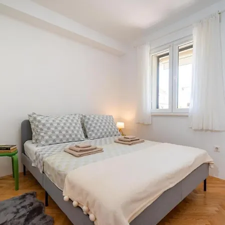 Apartman Bina Zára